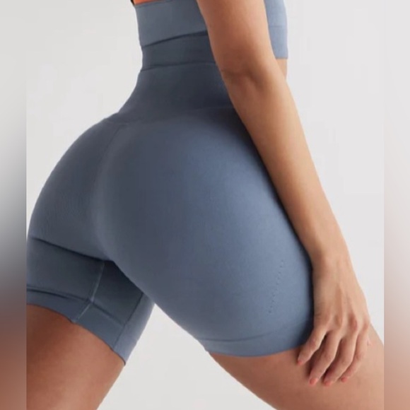 GYMSHARK SWEAT SEAMLESS SHORTS Size M - Picture 3 of 7